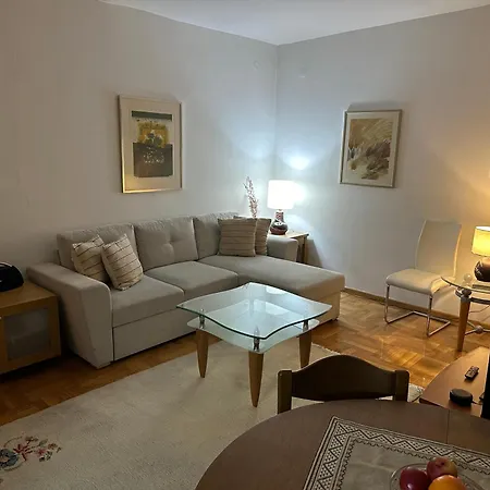 Skopjepad - Centrally Located, Stylish Pad