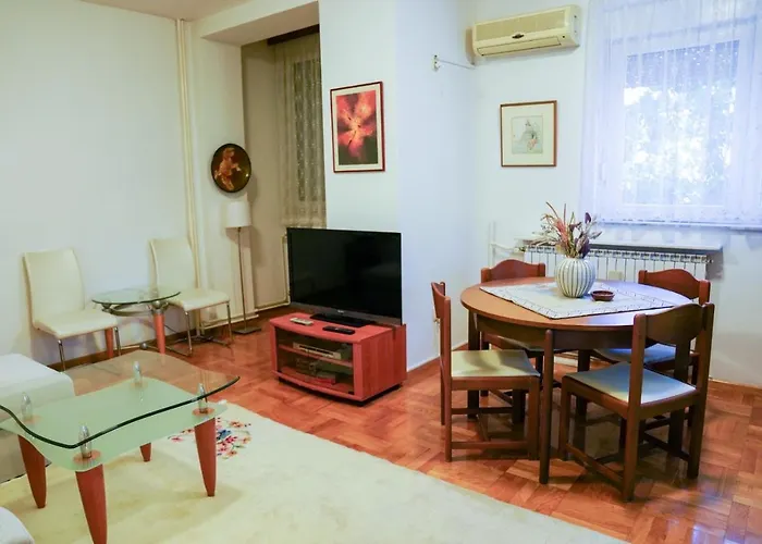 Skopjepad - Centrally Located, Stylish Pad * Skopje